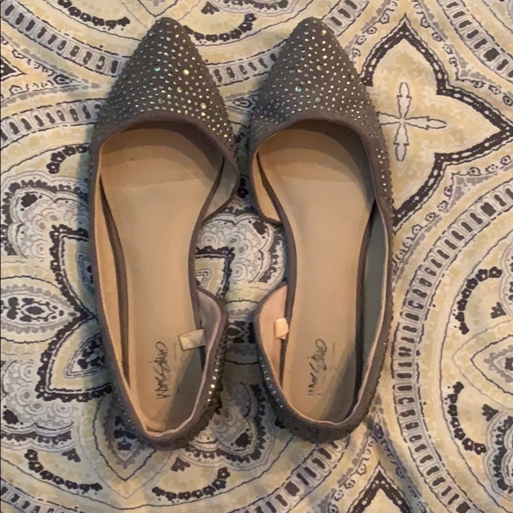Women’s flats